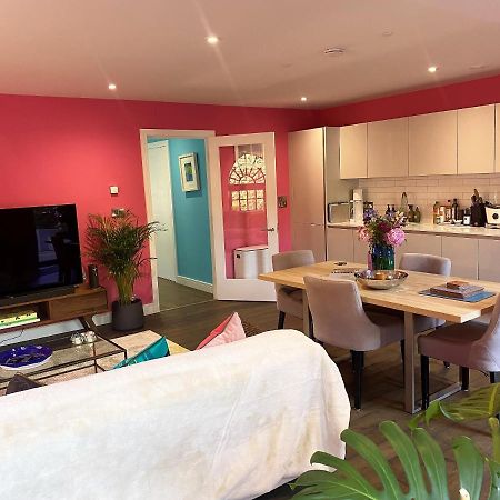 Apartamento Sublime Waterfront Retreat With Private Terrace Bristol Exterior foto