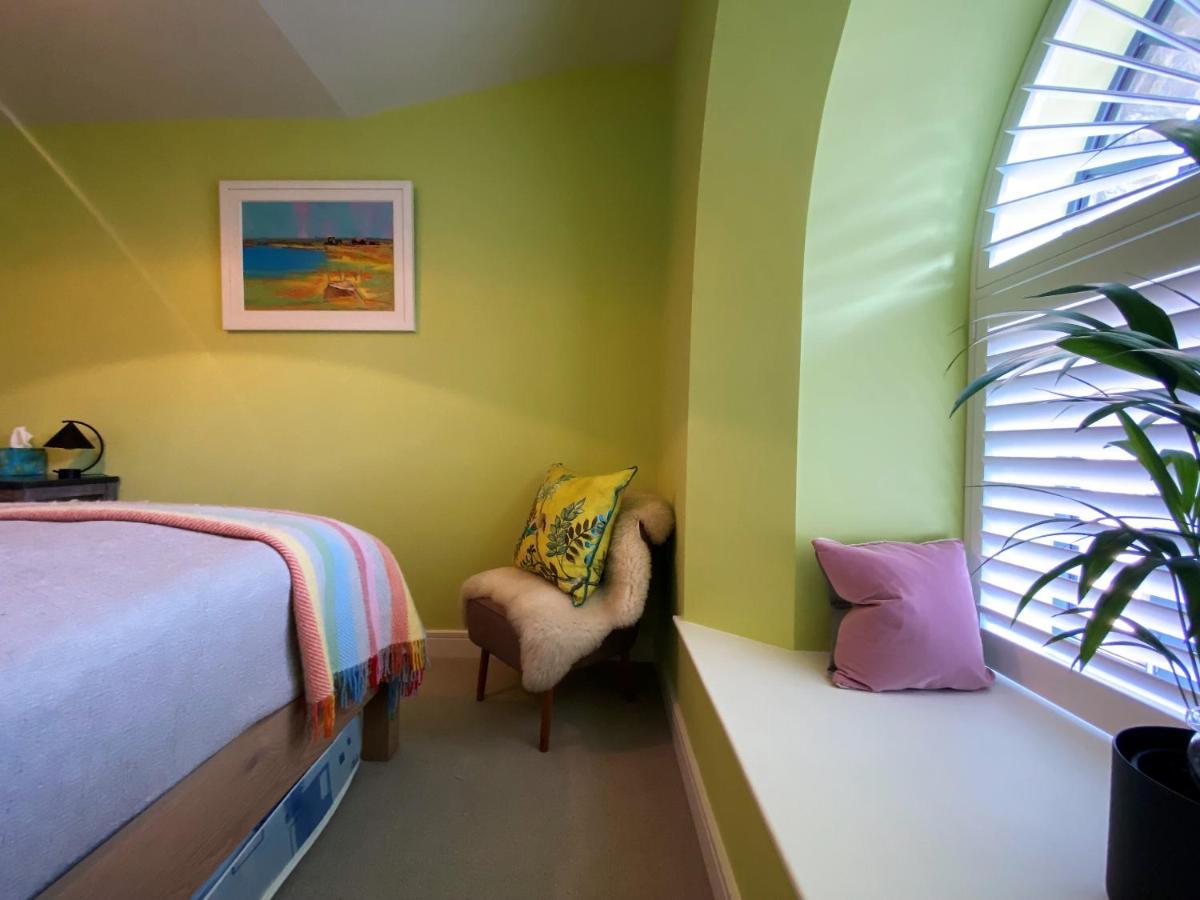 Apartamento Sublime Waterfront Retreat With Private Terrace Bristol Exterior foto